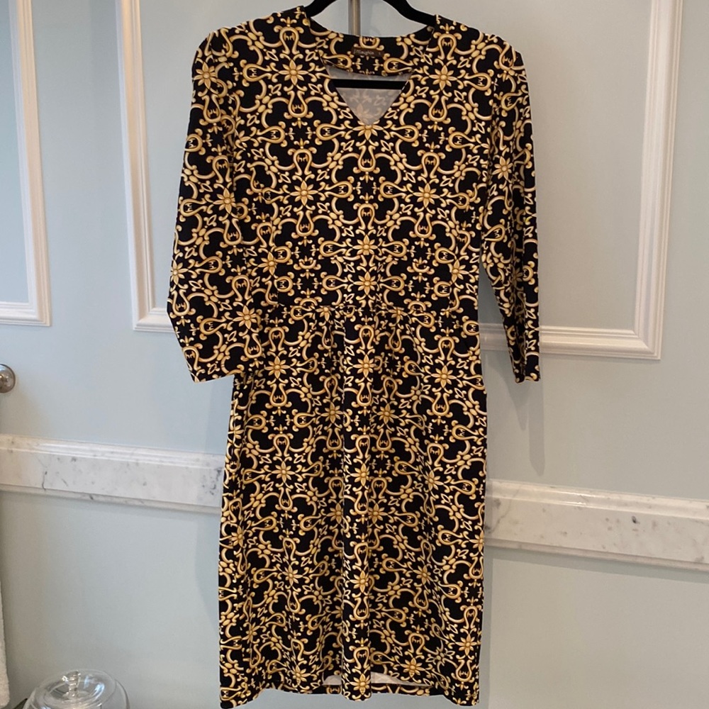 J. McLaughlin black and gold dress with pockets